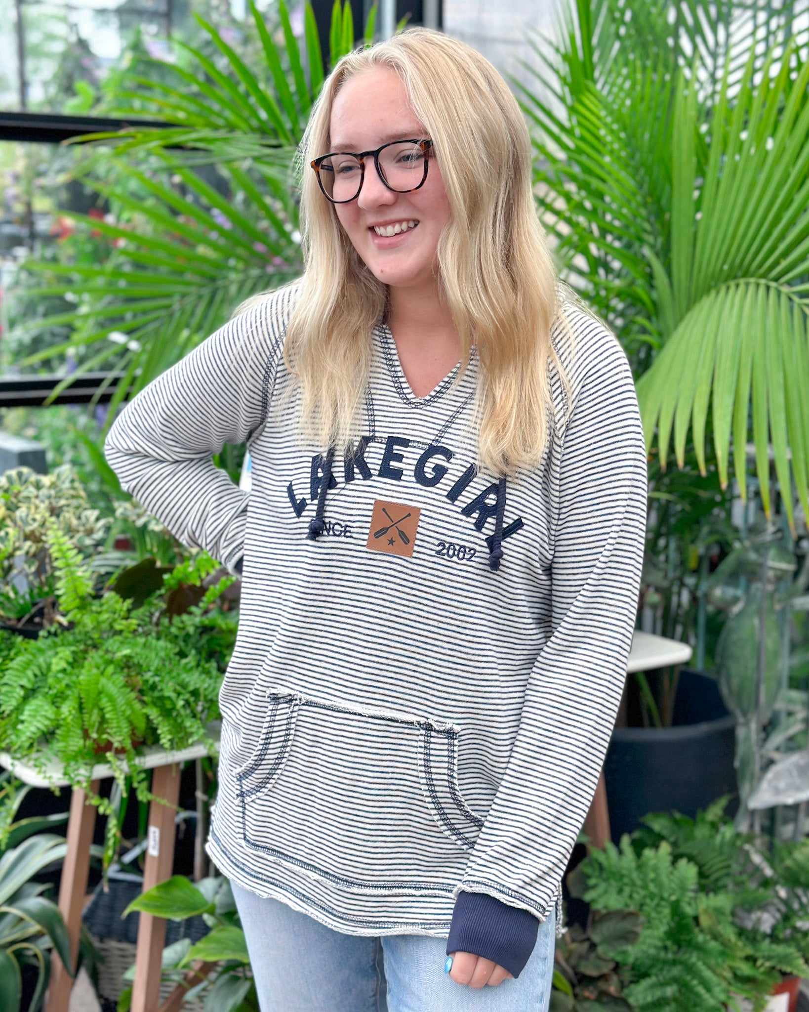 Lakegirl weekender online hoodie