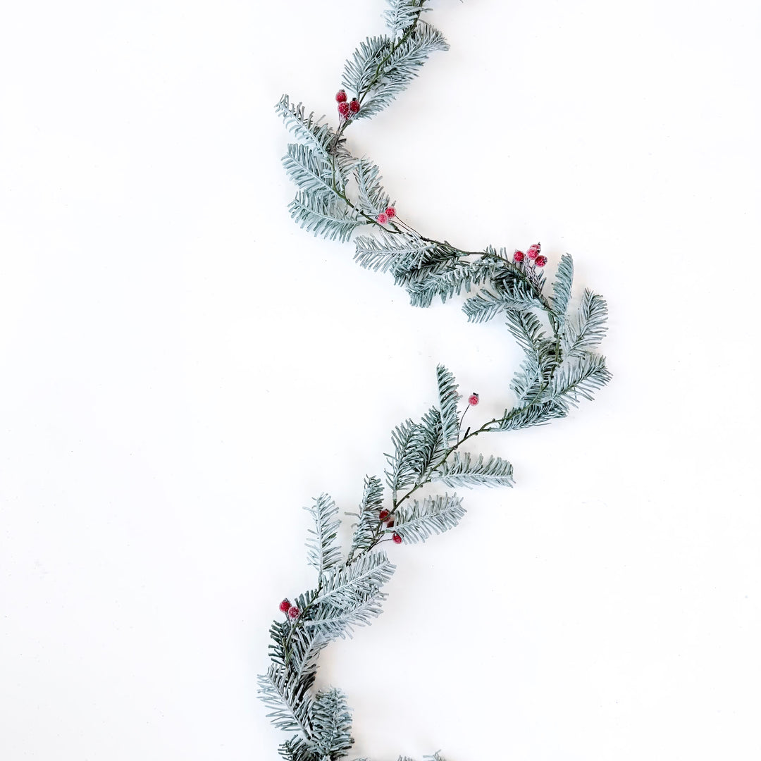 Simplistic Spruce & Berry Garland