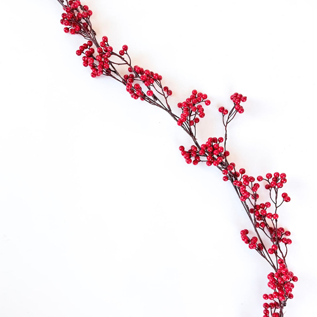 Red Berry Bunch Garland