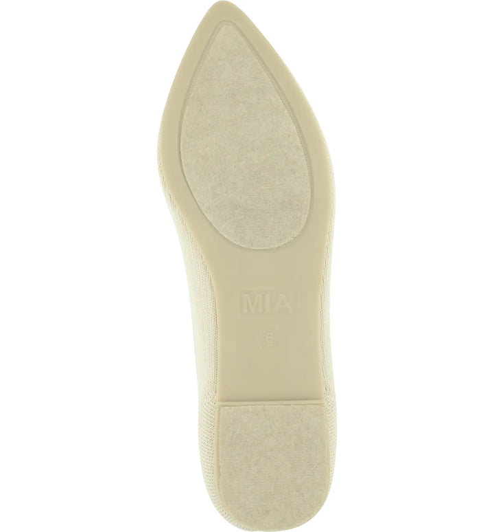 MIA - Kerri Flat