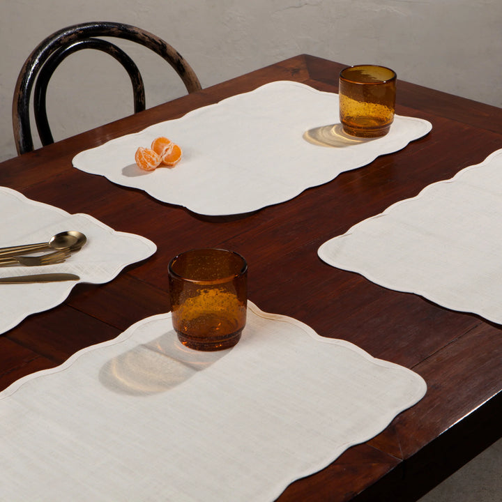 Natural Scalloped Florence Placemat