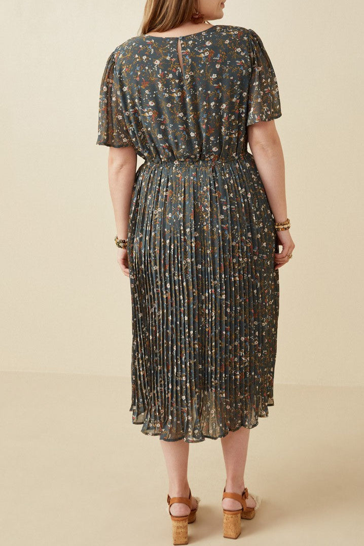 Pleated Floral Dress Curvy