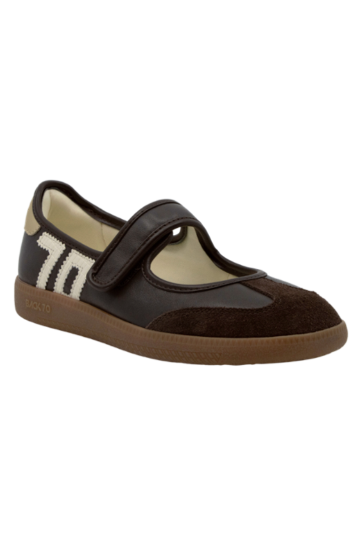Back 70 Aya Sneaker