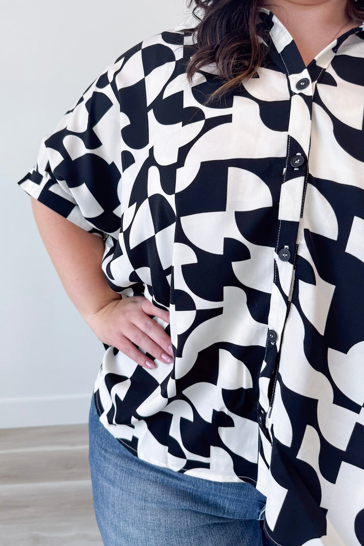 Elegance Awaits Top Curvy