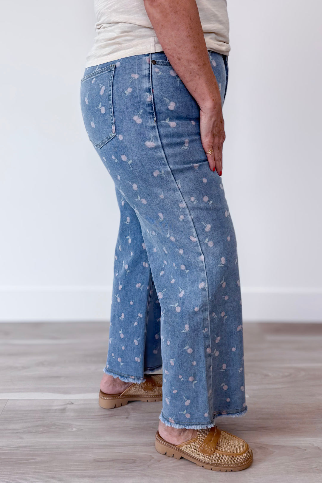 Cherry Kisses Pant Curvy