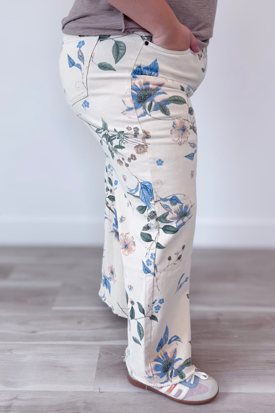 A New Beginning Awaits Pant Curvy