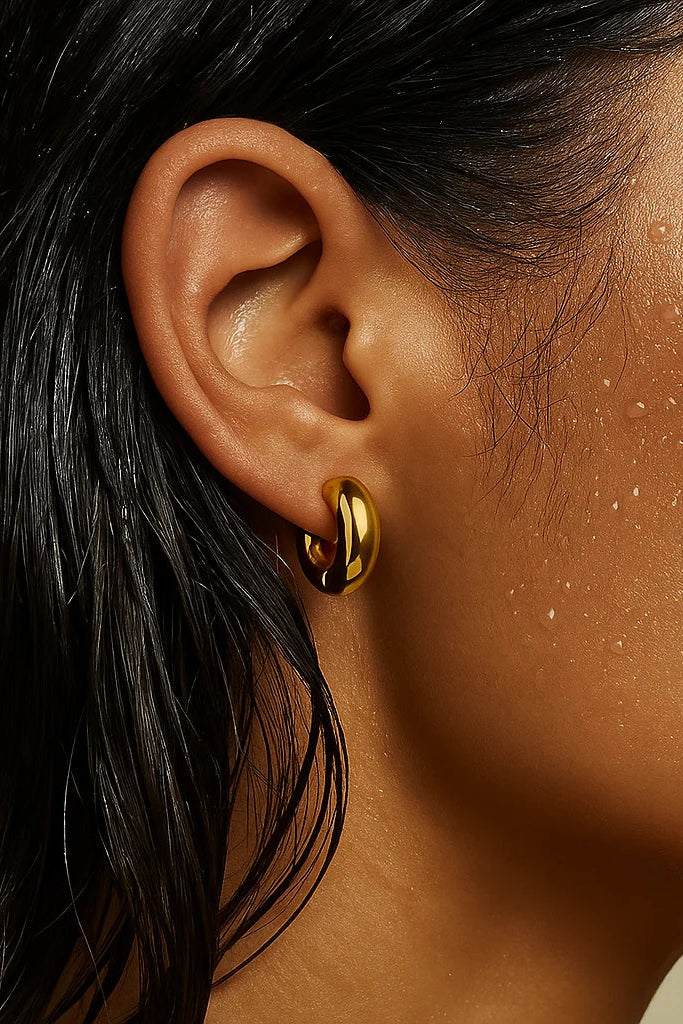 Ellie Vail Auden Huggie Hoop Earring
