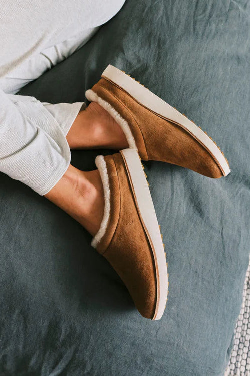 Olukai Mani Golden Sand Women’s Leather Mule Slippers