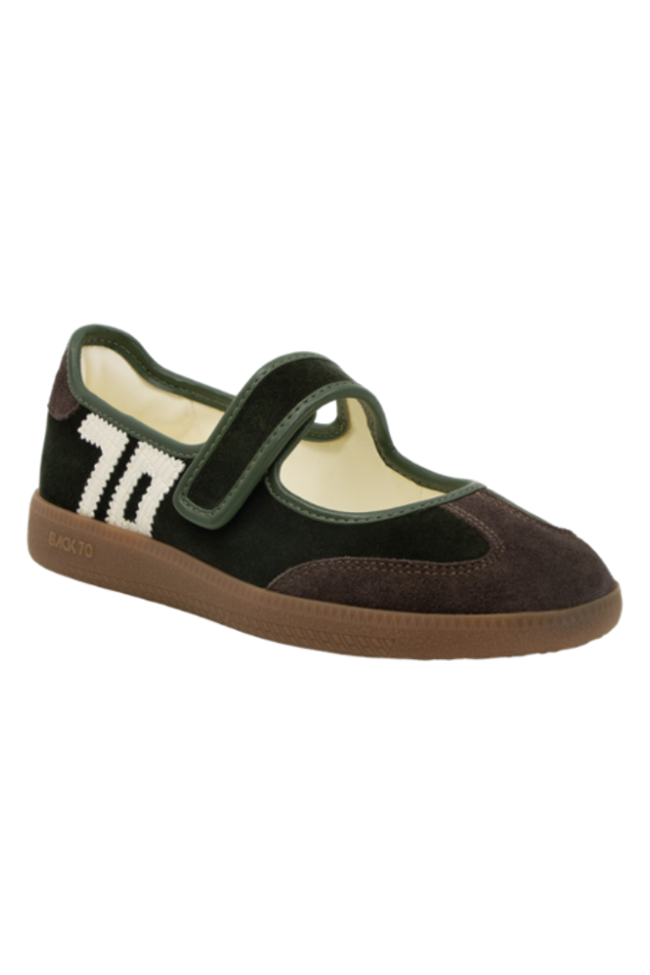 Back 70 Aya Sneaker