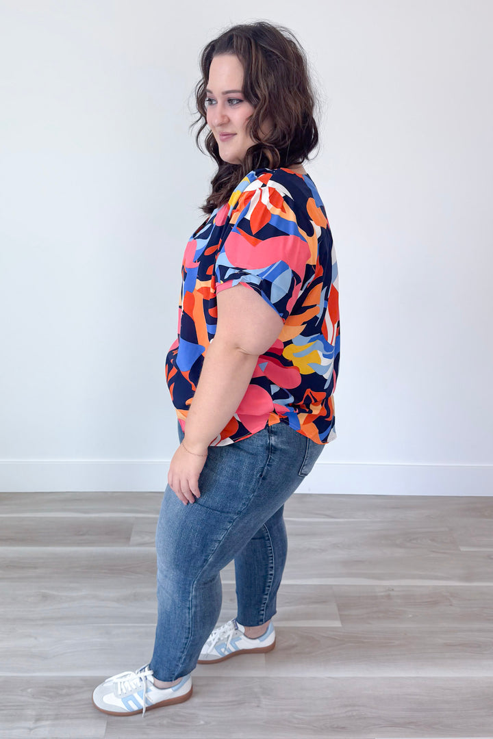 Kind Eyes Top Curvy