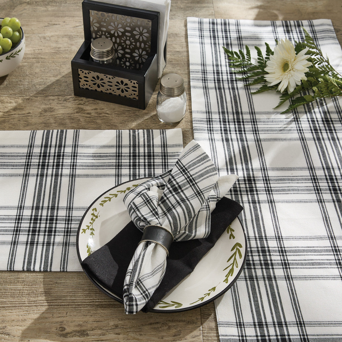Onyx & Ivory Table Runner