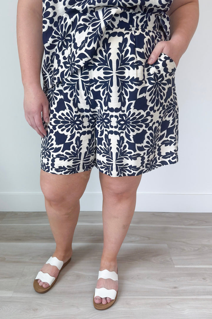 Sweetest Statement Short Curvy