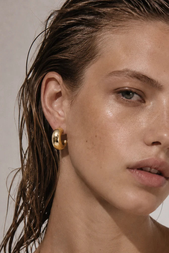 Ellie Vail Cosa Medium Hoop Earring