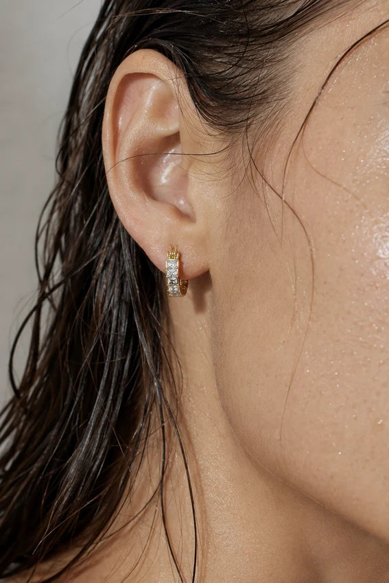 Ellie Vail Lyndsay Mini Hoop Earring