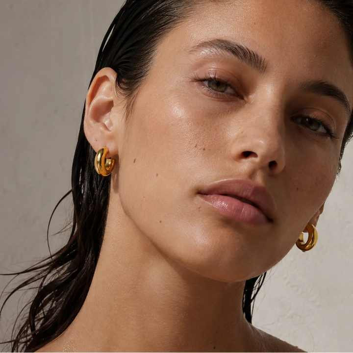 Ellie Vail Cosa Mini Hoop Earrings