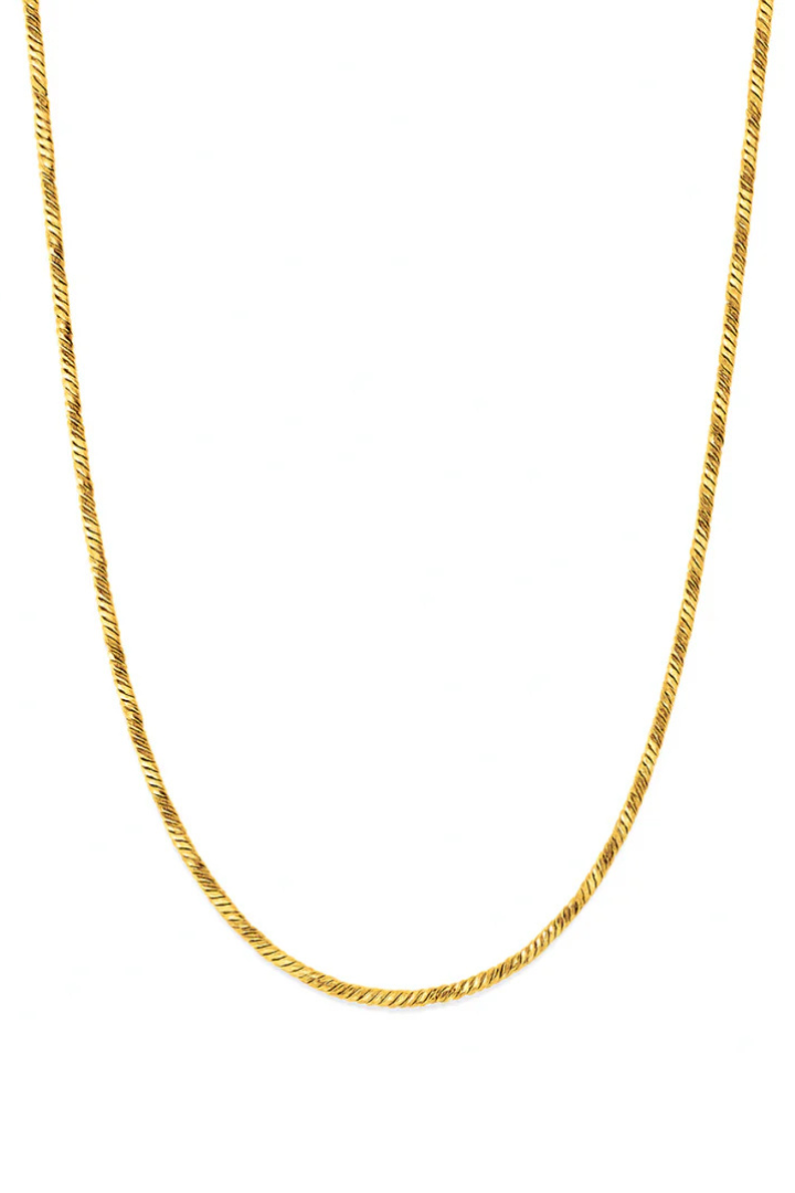 Ellie Vail Piper Round Snake Chain Necklace