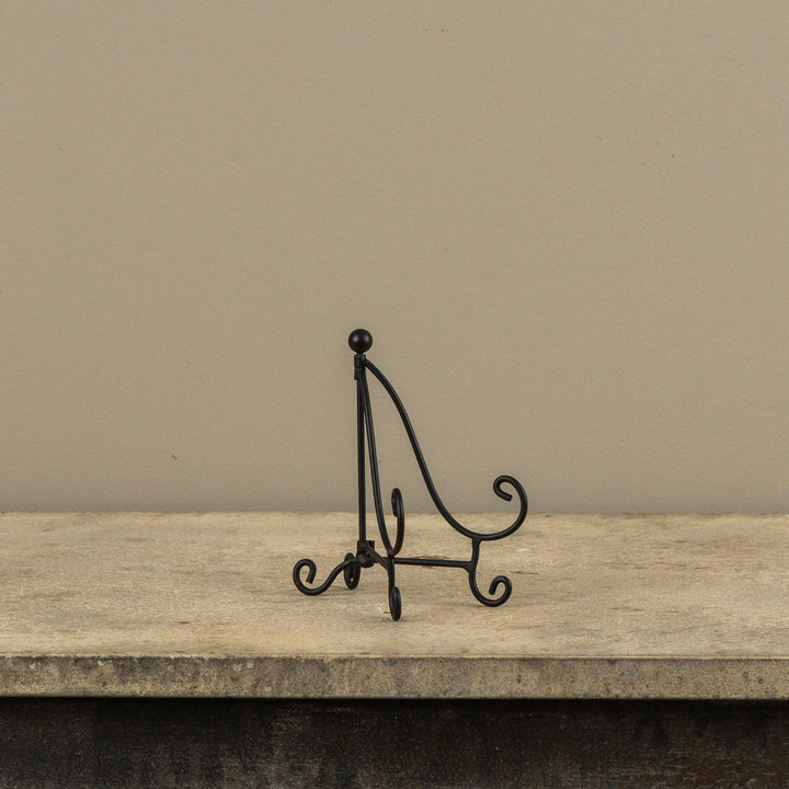 Black Scroll Easel