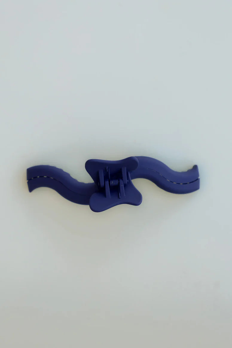 Wavy Original Hold Everything Claw