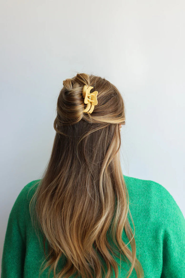 Kaxi Wavy Mini Hold Everything Claw