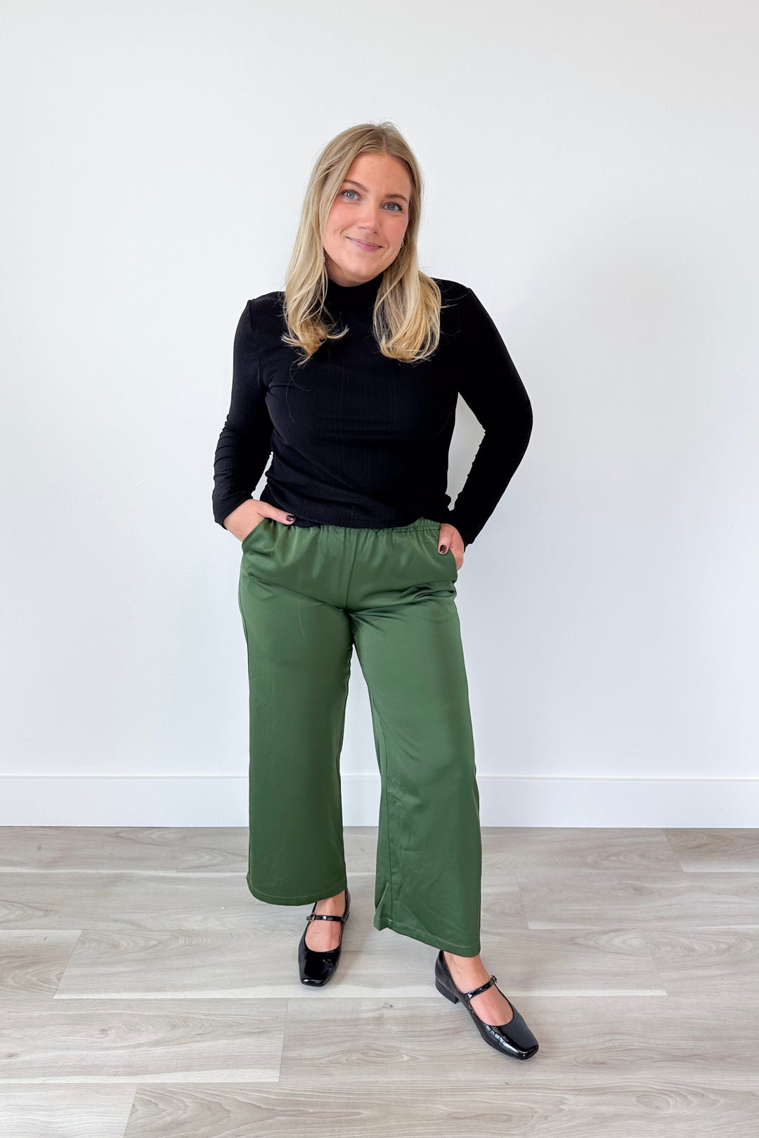 For A Moment Pants Curvy