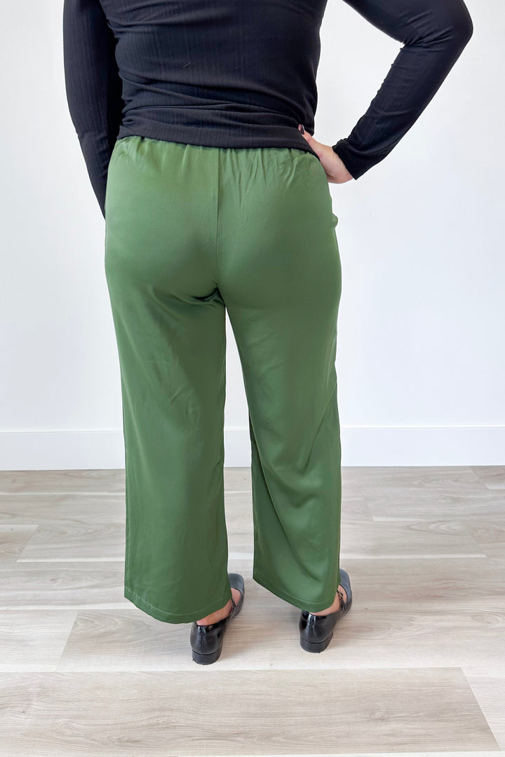 For A Moment Pants Curvy
