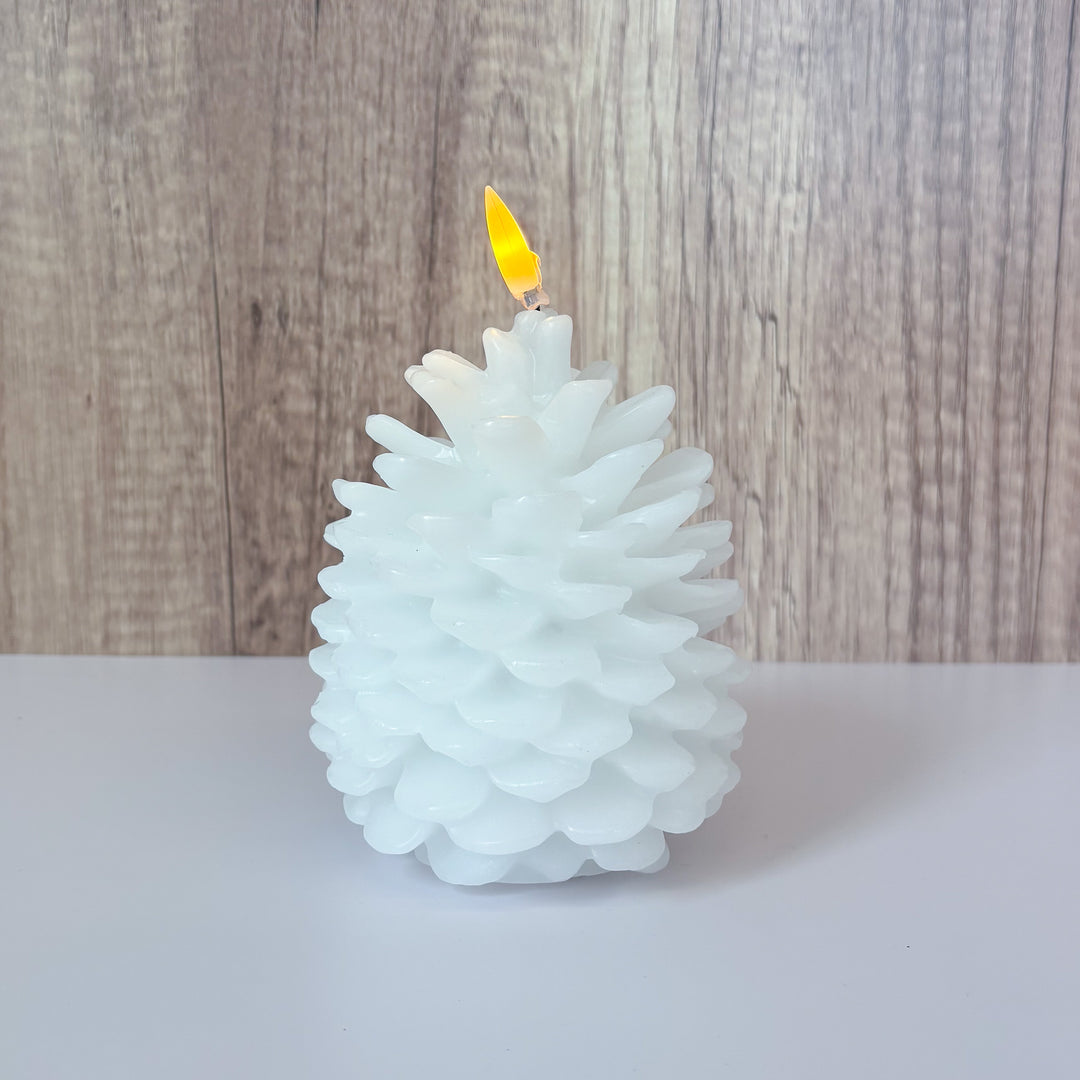 Chilly Night Pinecone Candle