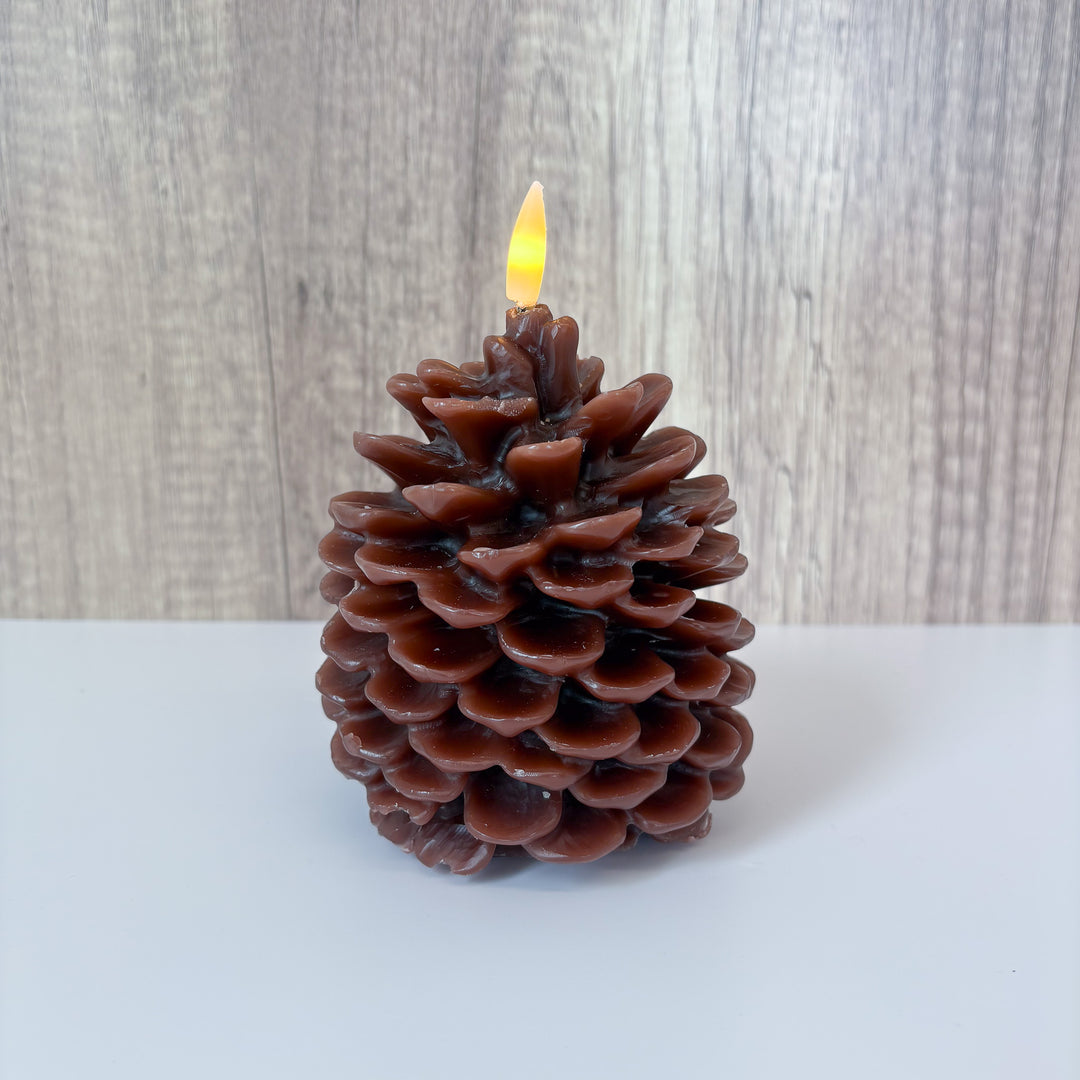 Chilly Night Pinecone Candle