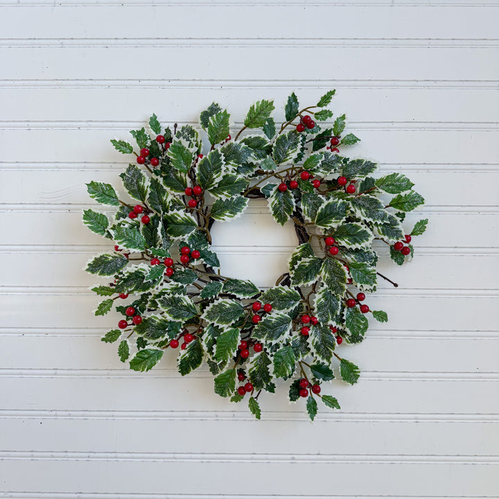 Variegated Holly & Wreath Candle Ring