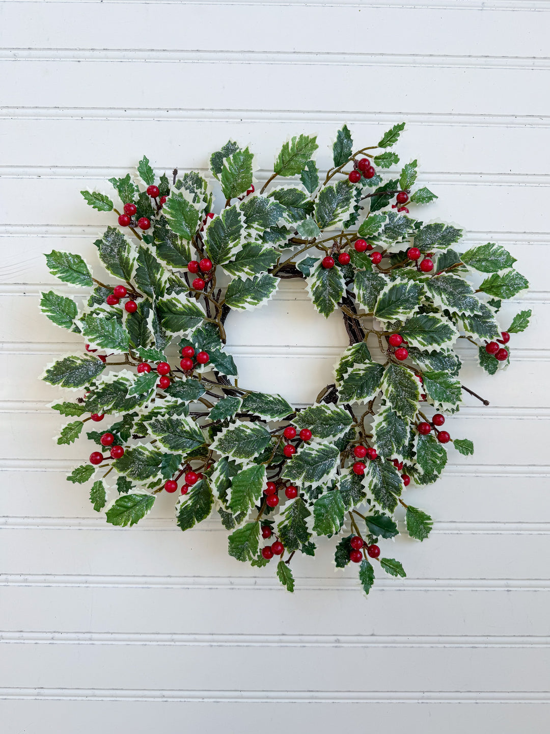 Variegated Holly & Wreath Candle Ring