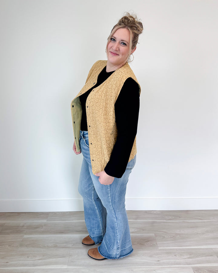 Caramel Latte Vest Curvy