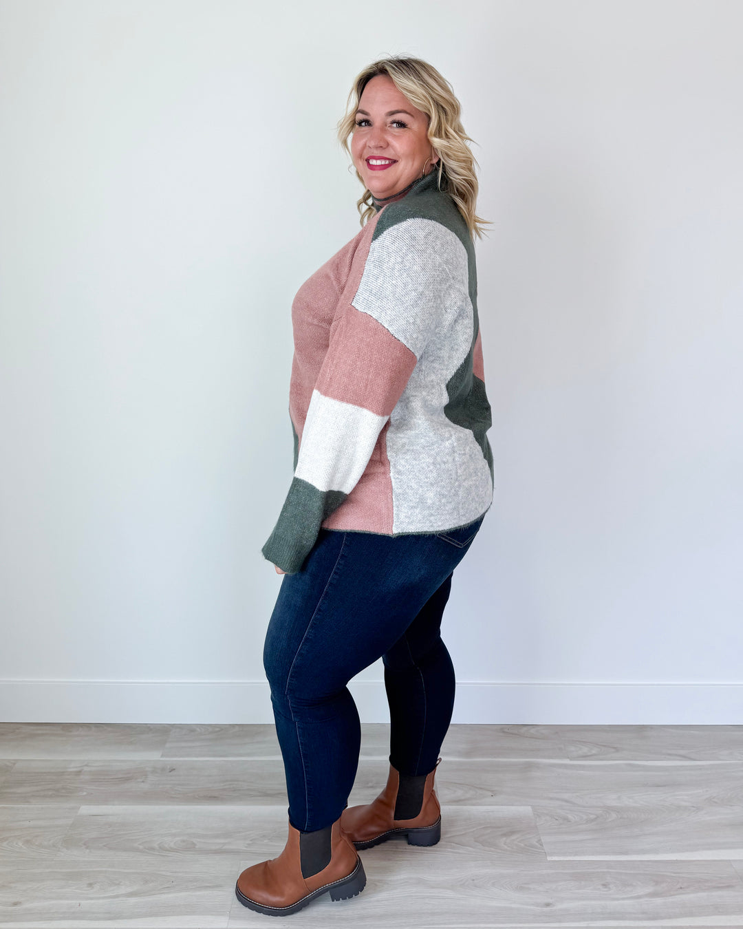 Feel Happiness Sweater Curvy