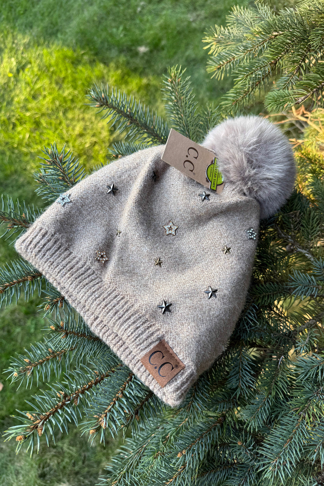 Star Stud Pom Beanie