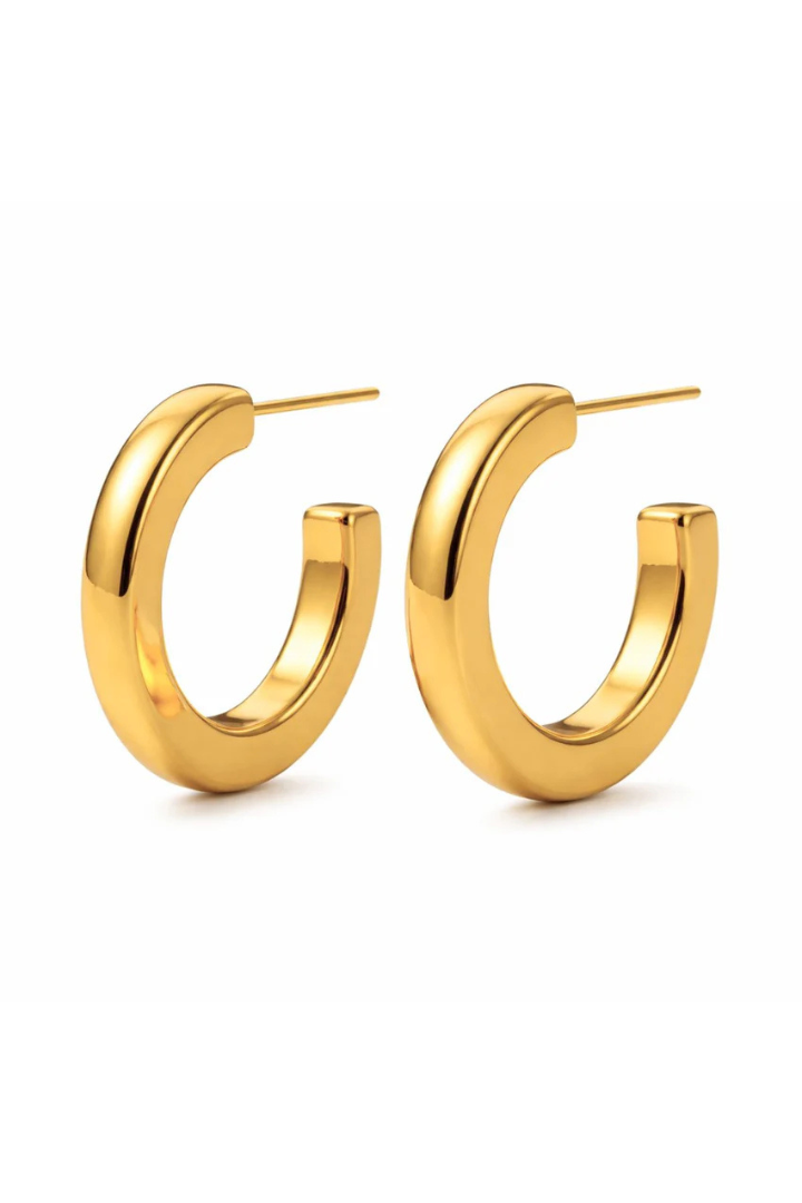 Ellie Vail Ivonne Medium Hoop Earring
