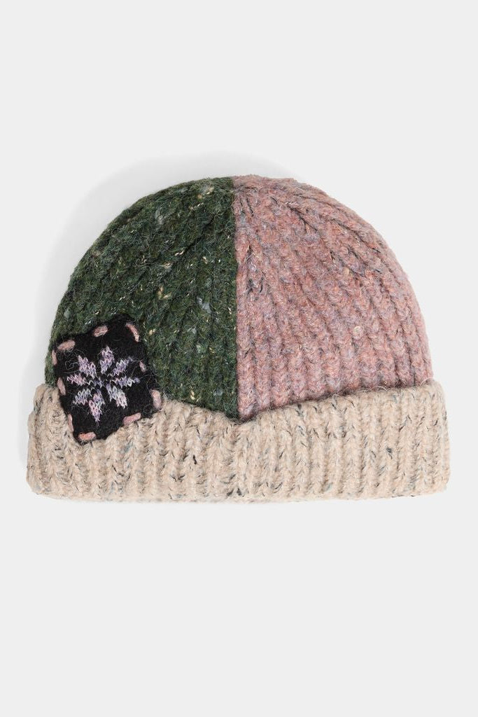 Light Flurries Hat