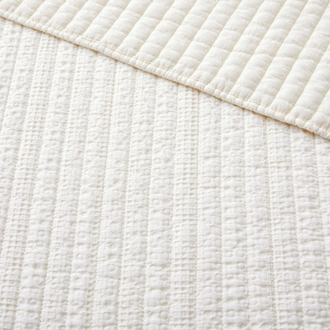 Loden Cream Quilt Set