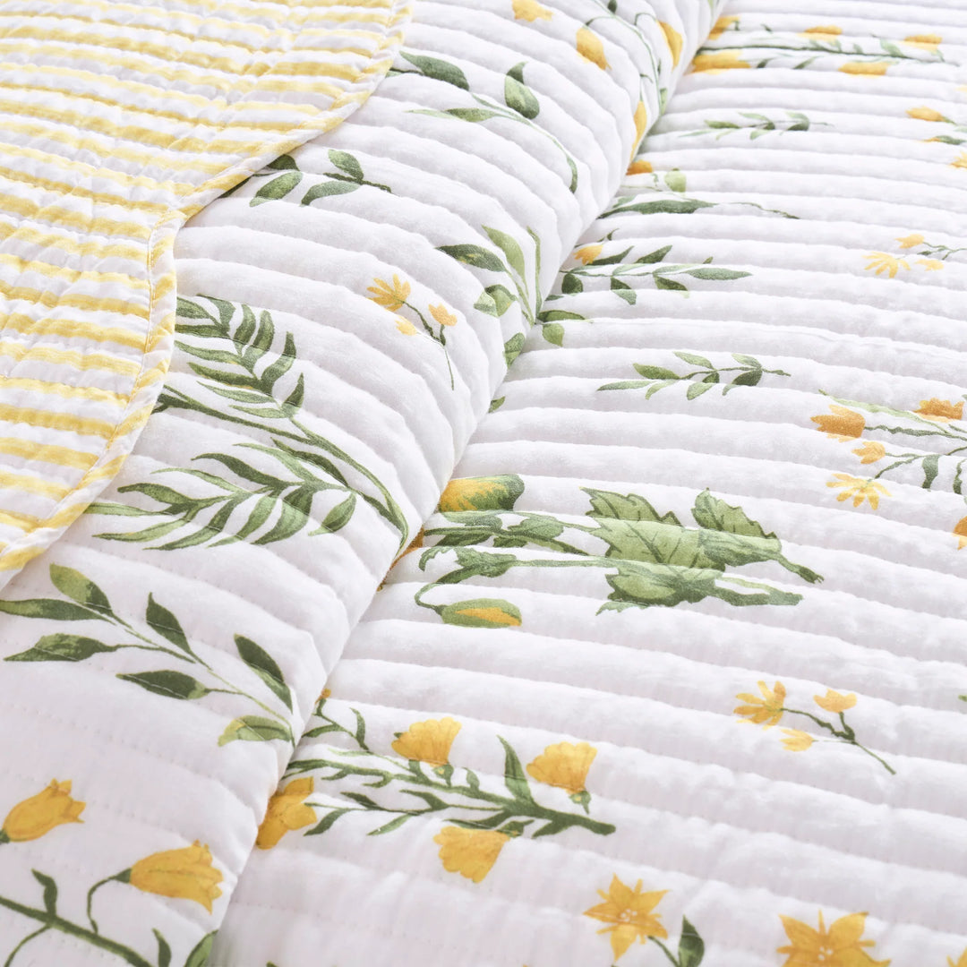 Yellow Daffodil Quilt Set