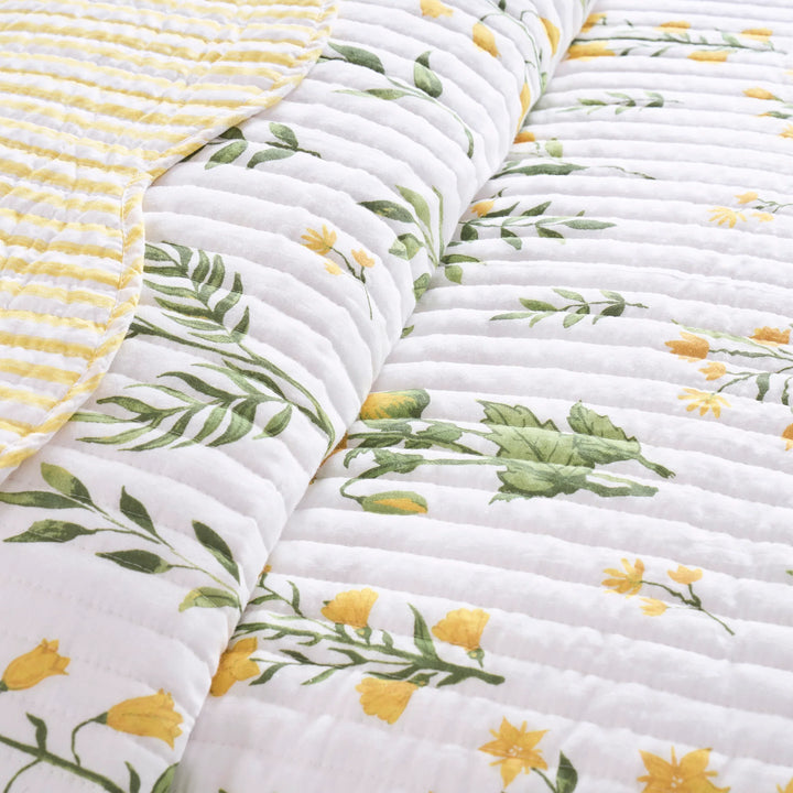 Yellow Daffodil Quilt Set