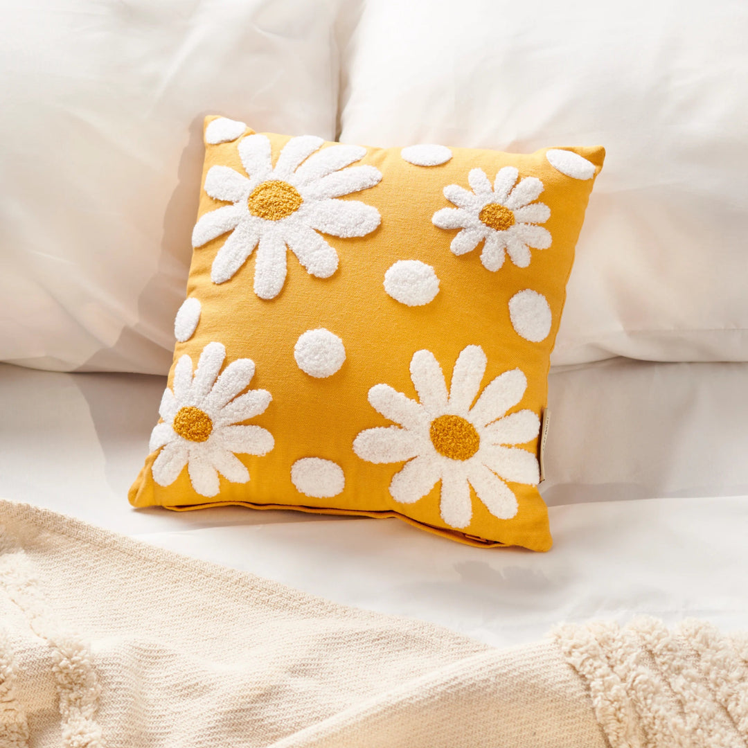 Tufted Daisy Pillow 
