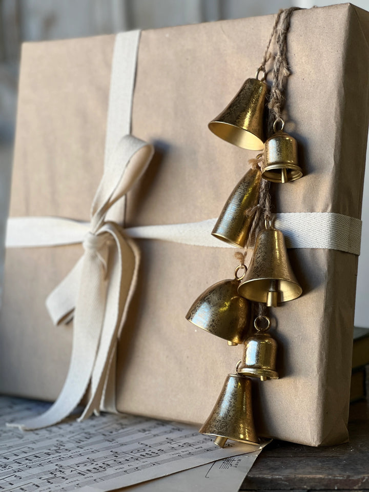 Ensemble Bell Hanging