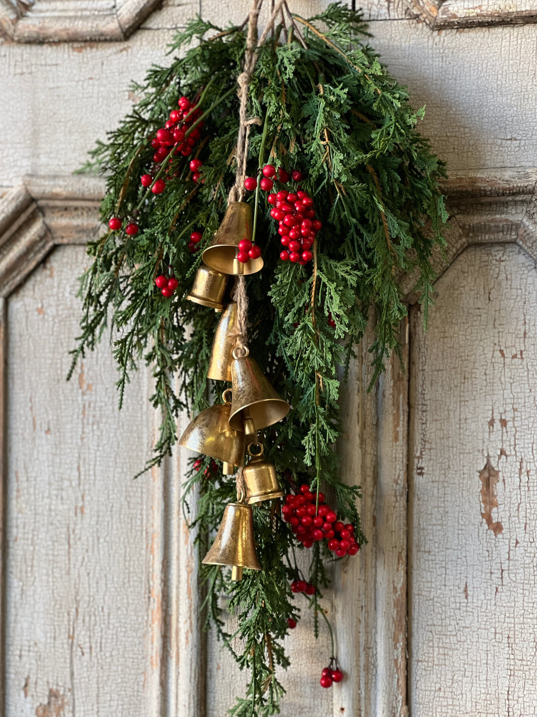 Ensemble Bell Hanging