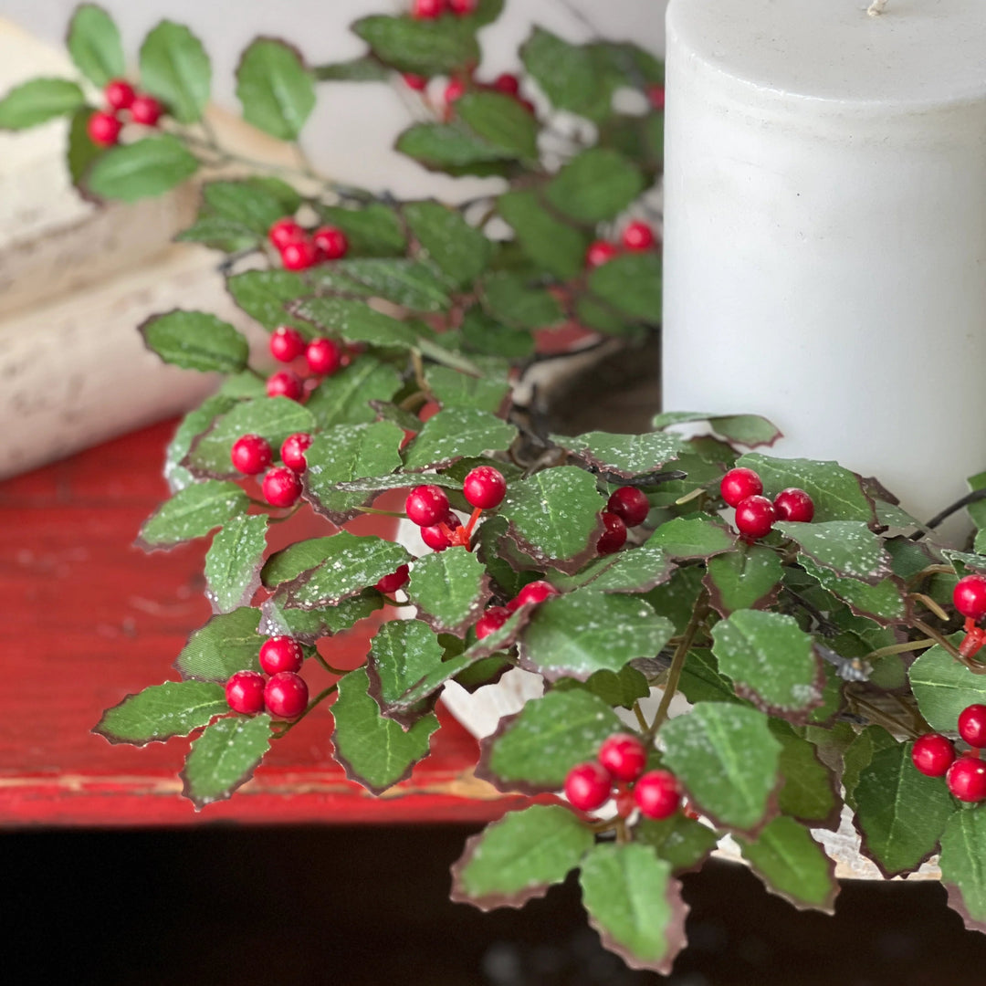 Holly Sparkle Candle Ring