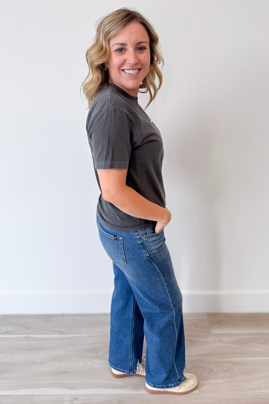 Jesus Has My Back Tee