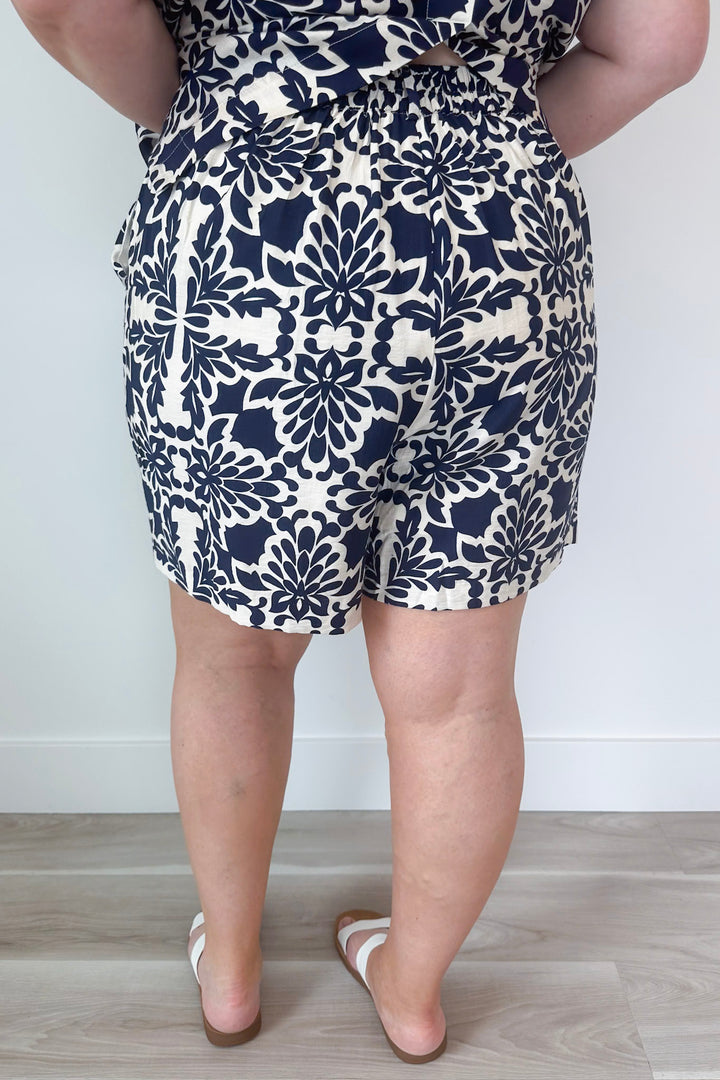 Sweetest Statement Short Curvy