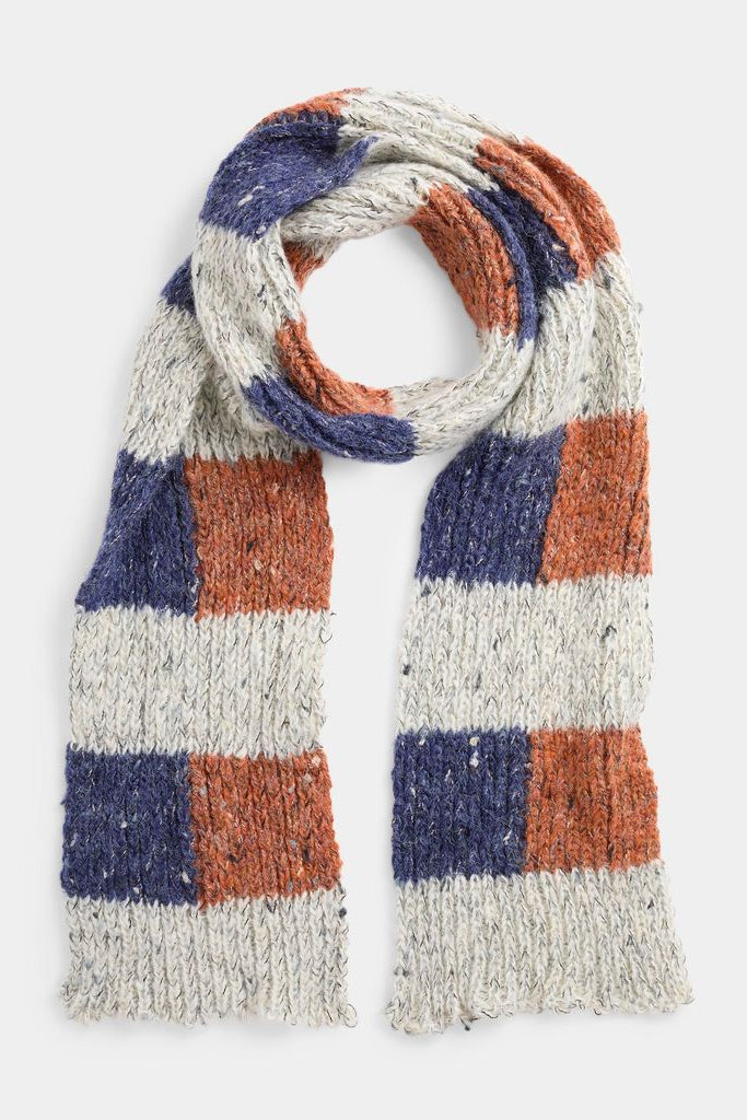 Light Flurries Scarf