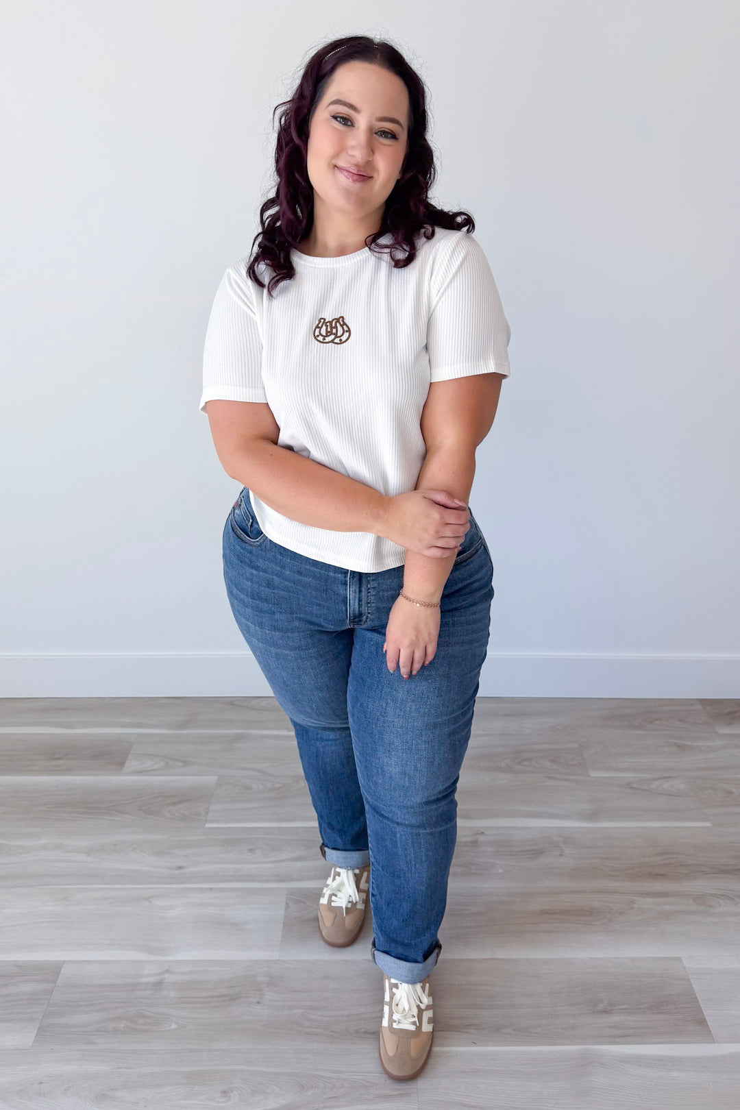 Horseshoe Tee Curvy