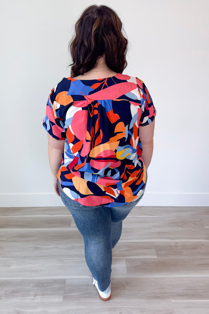 Kind Eyes Top Curvy