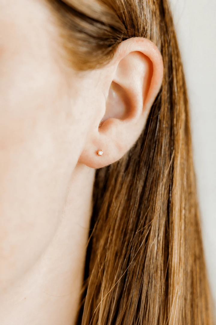 Linny Co Micro Teagan Screwback Stud Earrings
