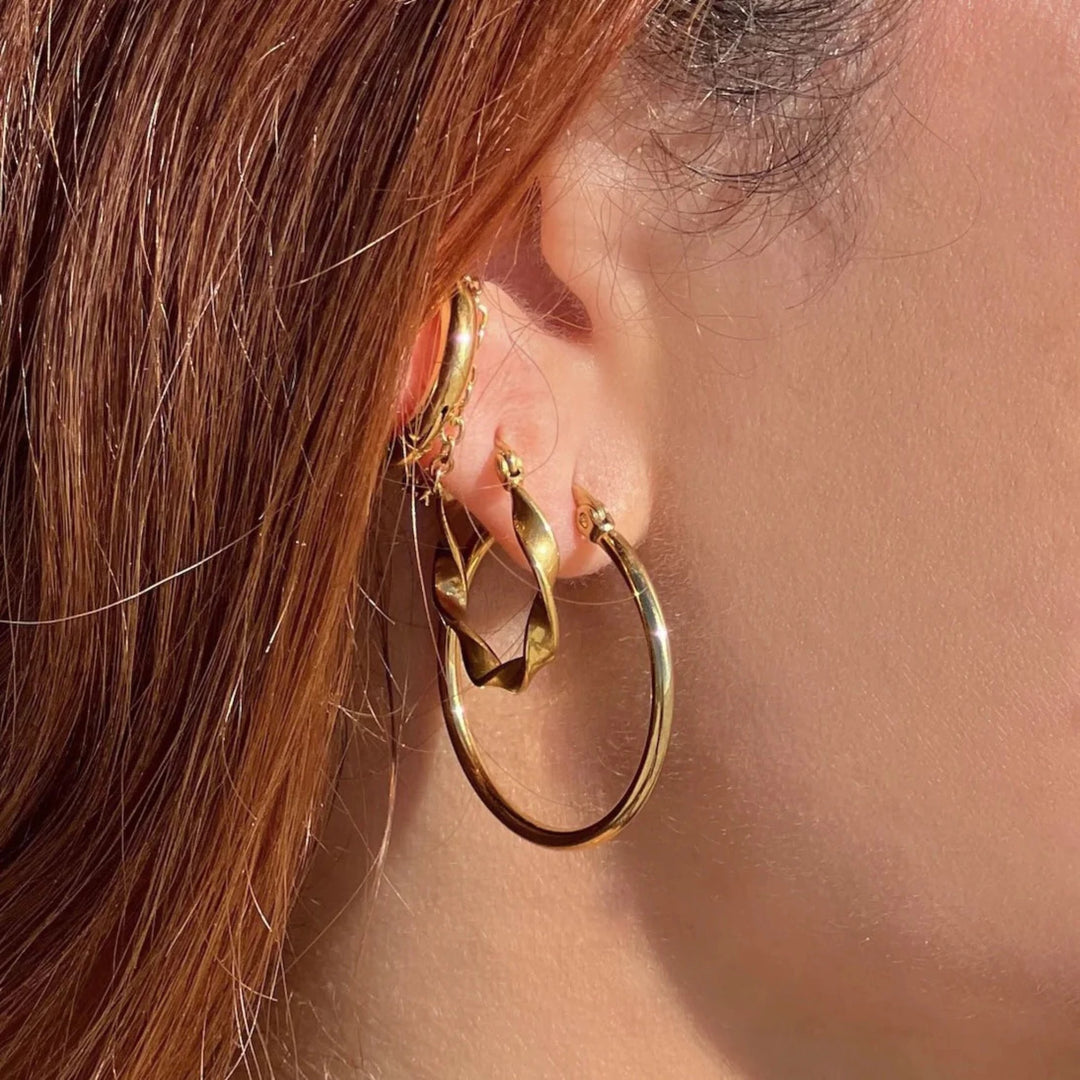 Ellie Vail - Laurette Medium Hoop Earring