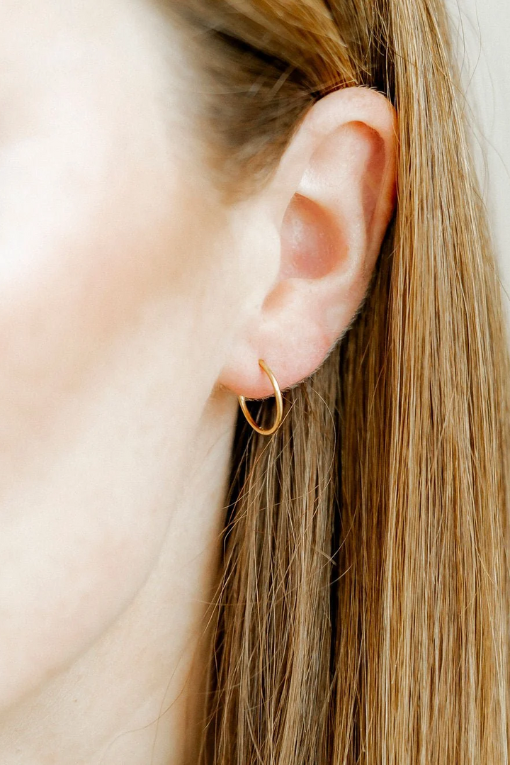Linny Co Ava Infinity Hoop Earrings