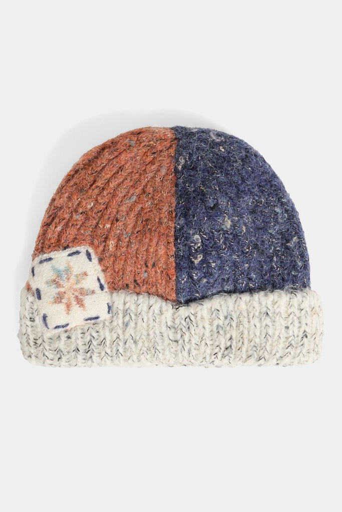 Light Flurries Hat